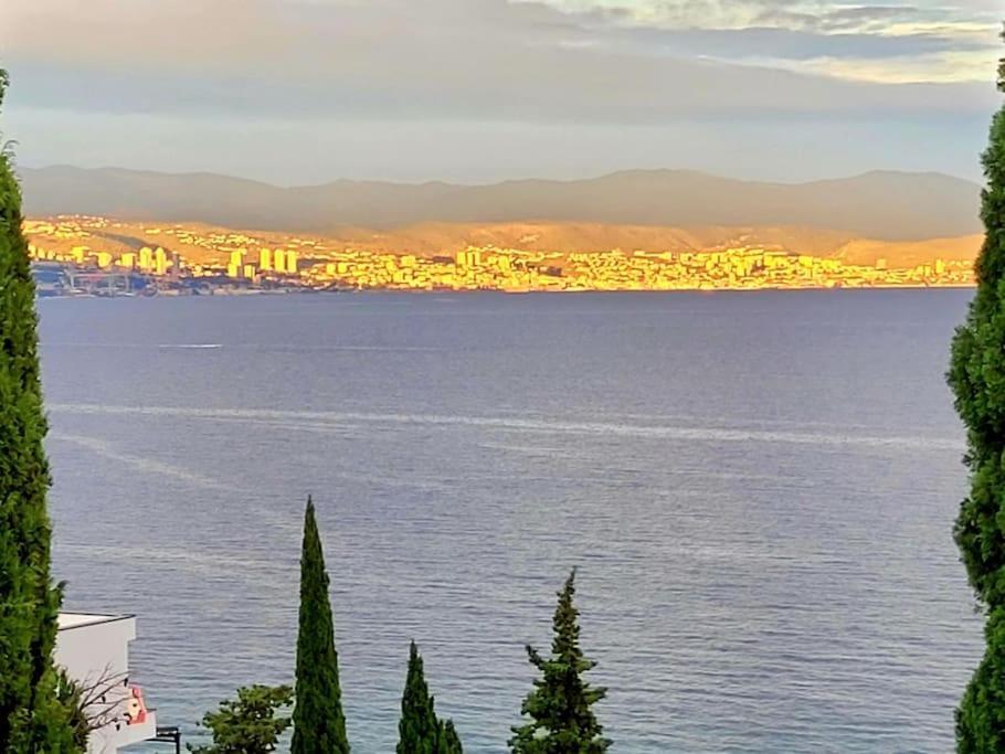 Big-blue Bayview Paradise In Opatija Appartement Ičići